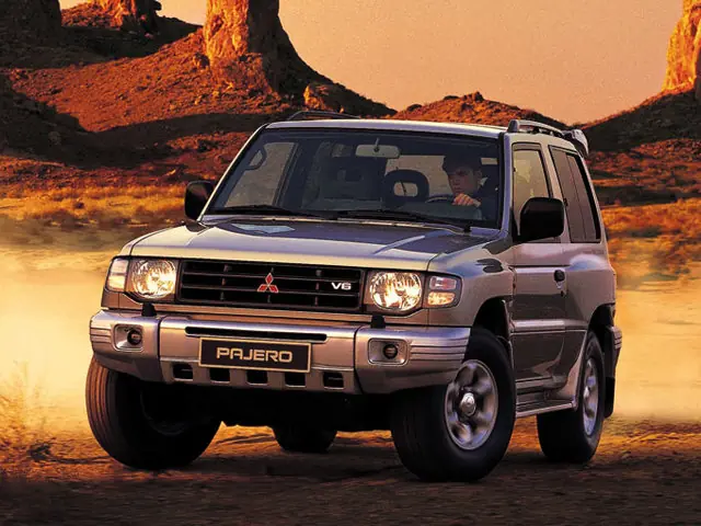 Mitsubishi Pajero (V21W, V23C,  V23W, V24C,  V24W, V25W, V26W) 2 поколение, рестайлинг, джип/suv 3 дв. (05.1997 - 05.2005)